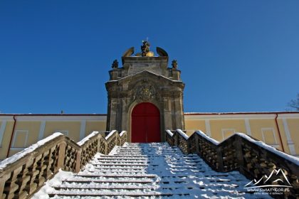Wejście do klasztoru.
