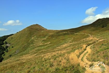 Osadzki Wierch (1253 m.n.p.m.) coraz bliżej.