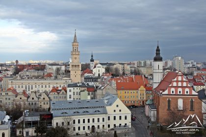 Opole - panorama miasta w stronę ratusza, Kościoła na Górce oraz Kościoła Franciszkanów.