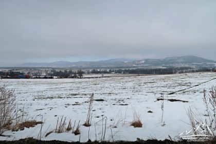 Masyw Śnieżnika widziany z szlaku na Sikornik.